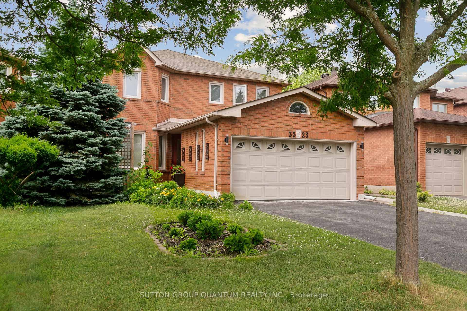 Nestled in a super quiet and well established neighbourhood, this exquisite two storey all brick detached home on a spacious lot with a western exposure garden represents an excellent price ...