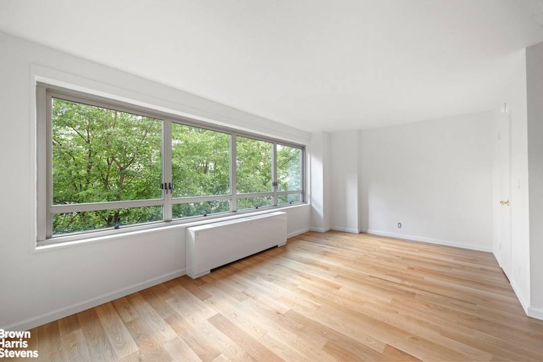 Spacious alcove studio in lovely Lincoln Towers.