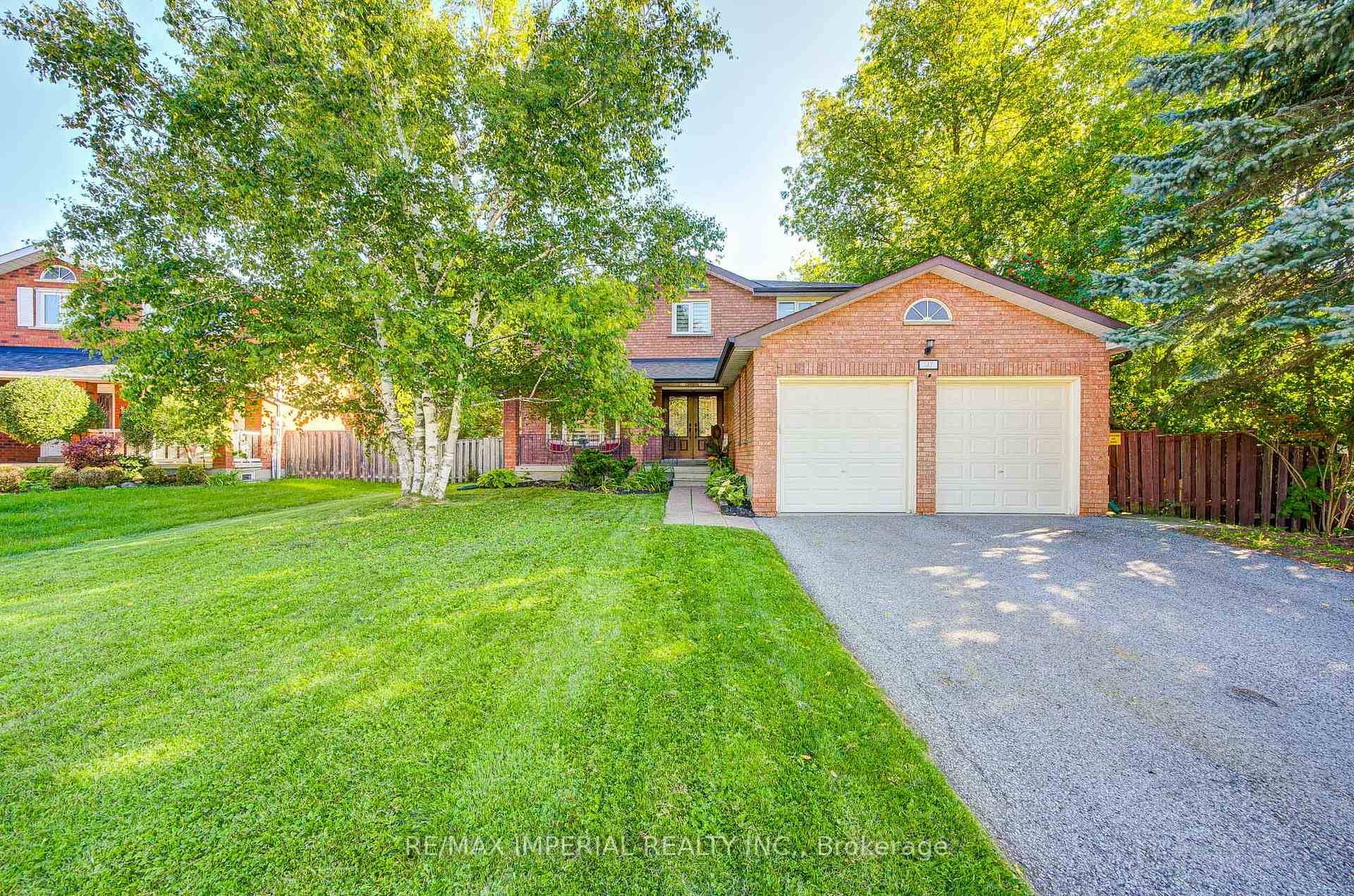 Welcome To This Beautifully Maintained 5 Bedrooms Home in Heart Of Stouffville, It sits on an oversized lot with stunning, landscaped gardens.