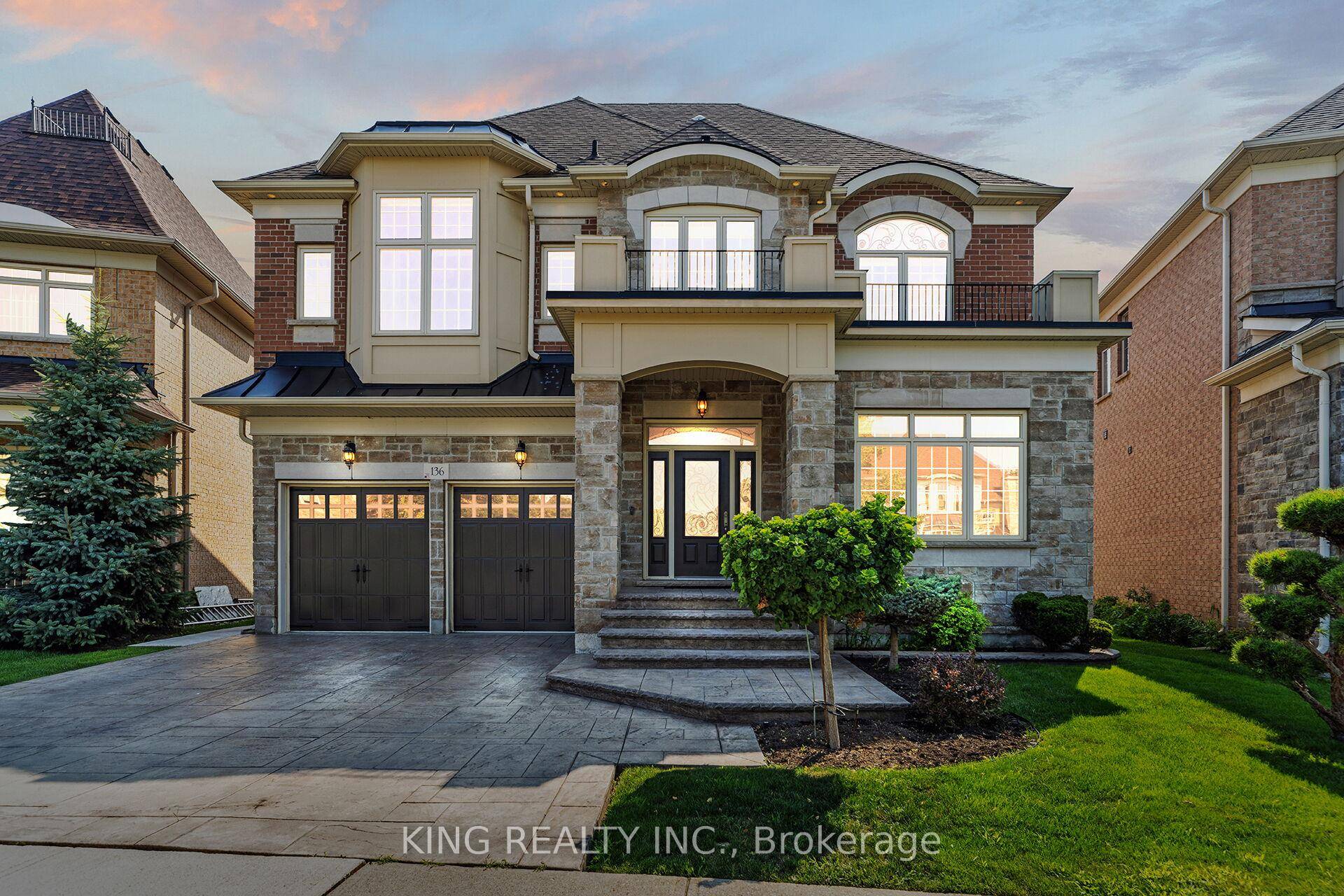 4421 sq ft living space, backing to Golf Course, Gorgeous Detached 4 Bedroom Well Maintained Upper Level Only.
