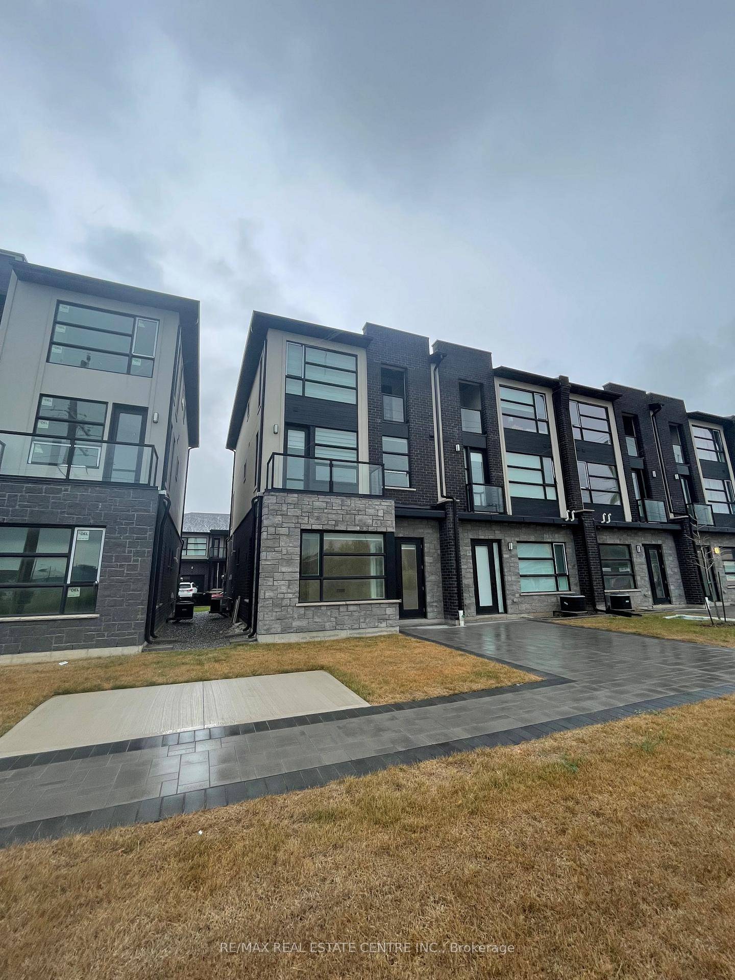Welcome to this Beautiful 3 Level Townhome in The Heart of Welland !