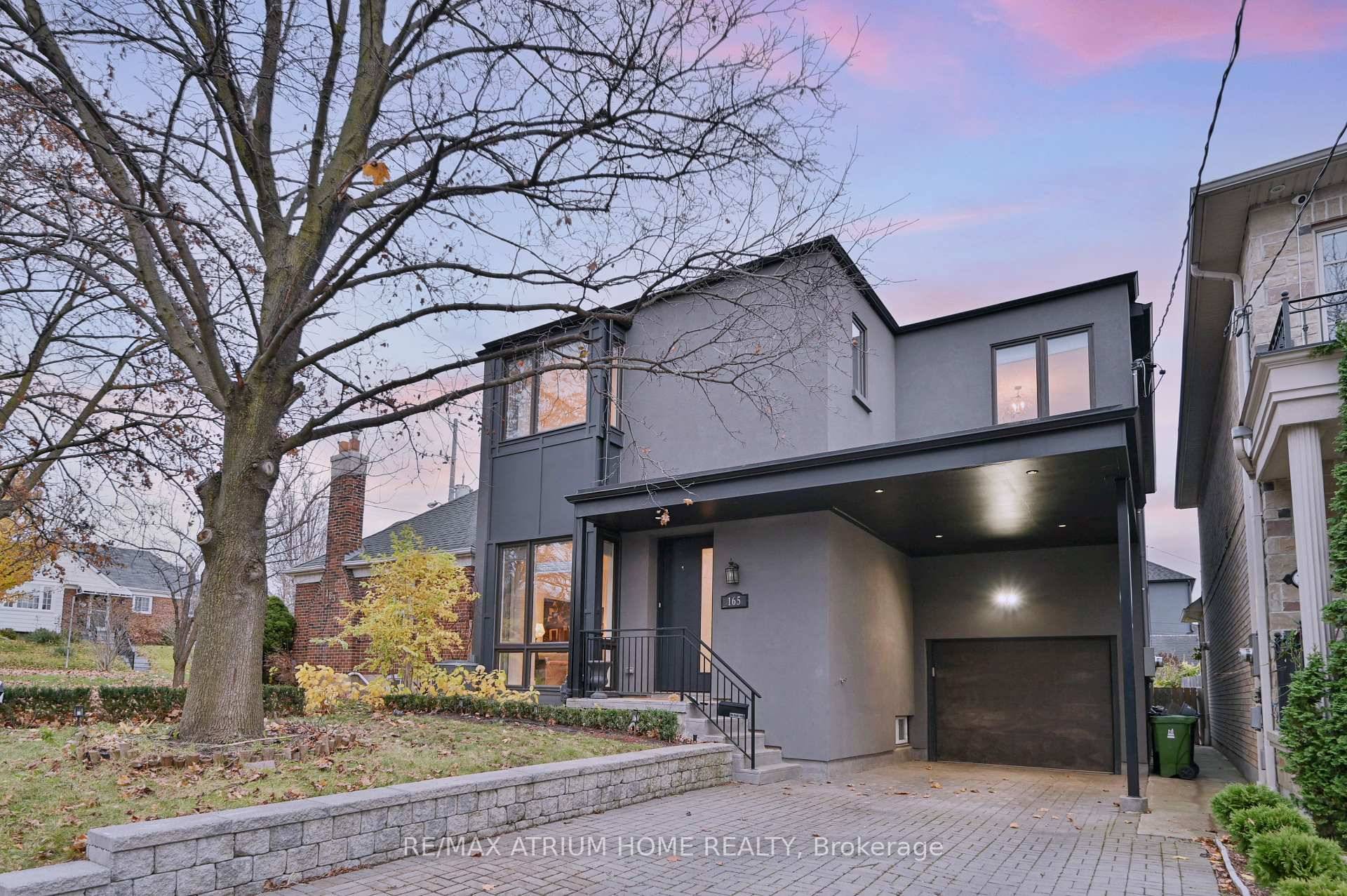 This Chic Property Delivers The Wow Factor !