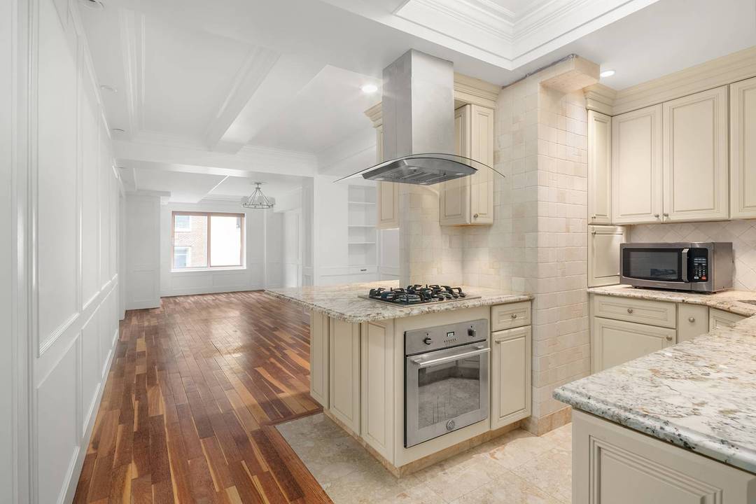 106 Central Park South, also known as Trump Parc, is a prestigious condominium building located directly across from Central Park, offering luxury residences, top tier amenities, and exceptional service in ...