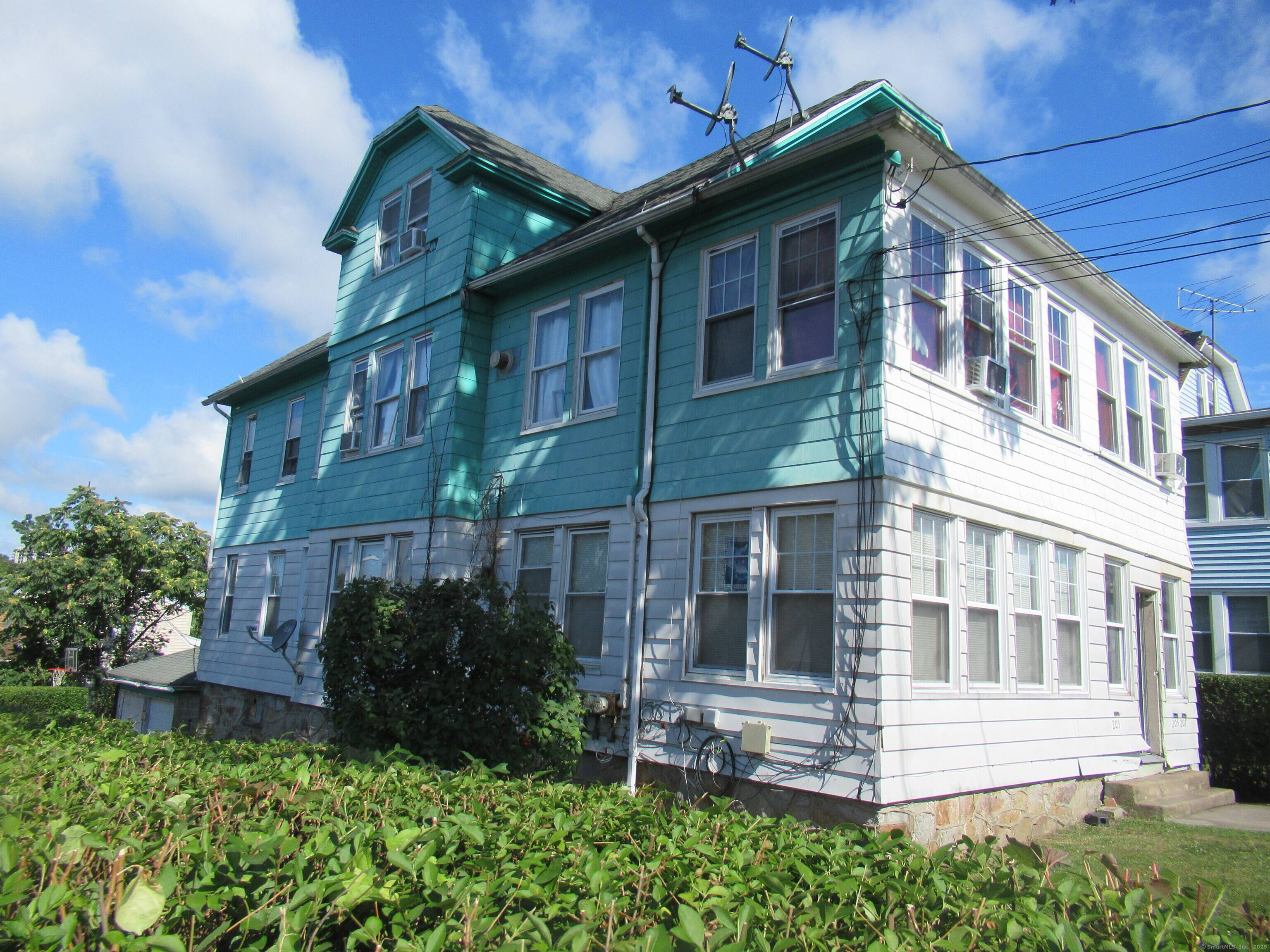 LARGE NORTH END 3 FAMILY INCLUDES 3 BEDROOM UNITS ON 1ST AND 2ND FLOOR PLUS 2 BEDROOM UNIT FOR THE 3RD FLOOR.