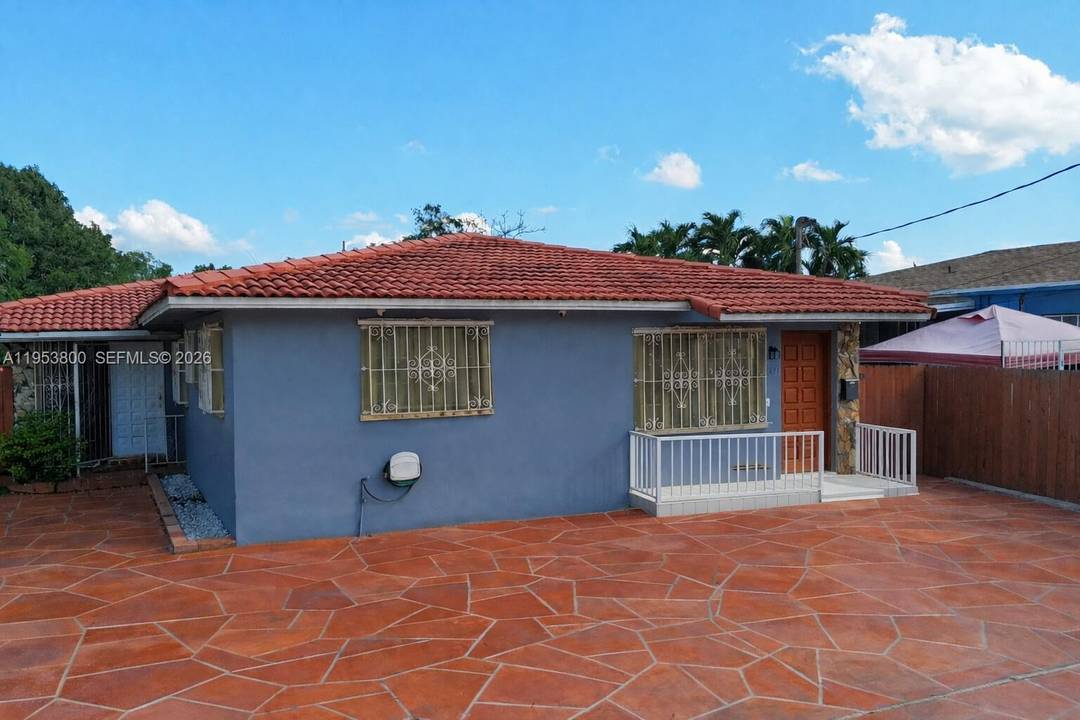 Rare 2 2 Duplex near Coconut Grove.