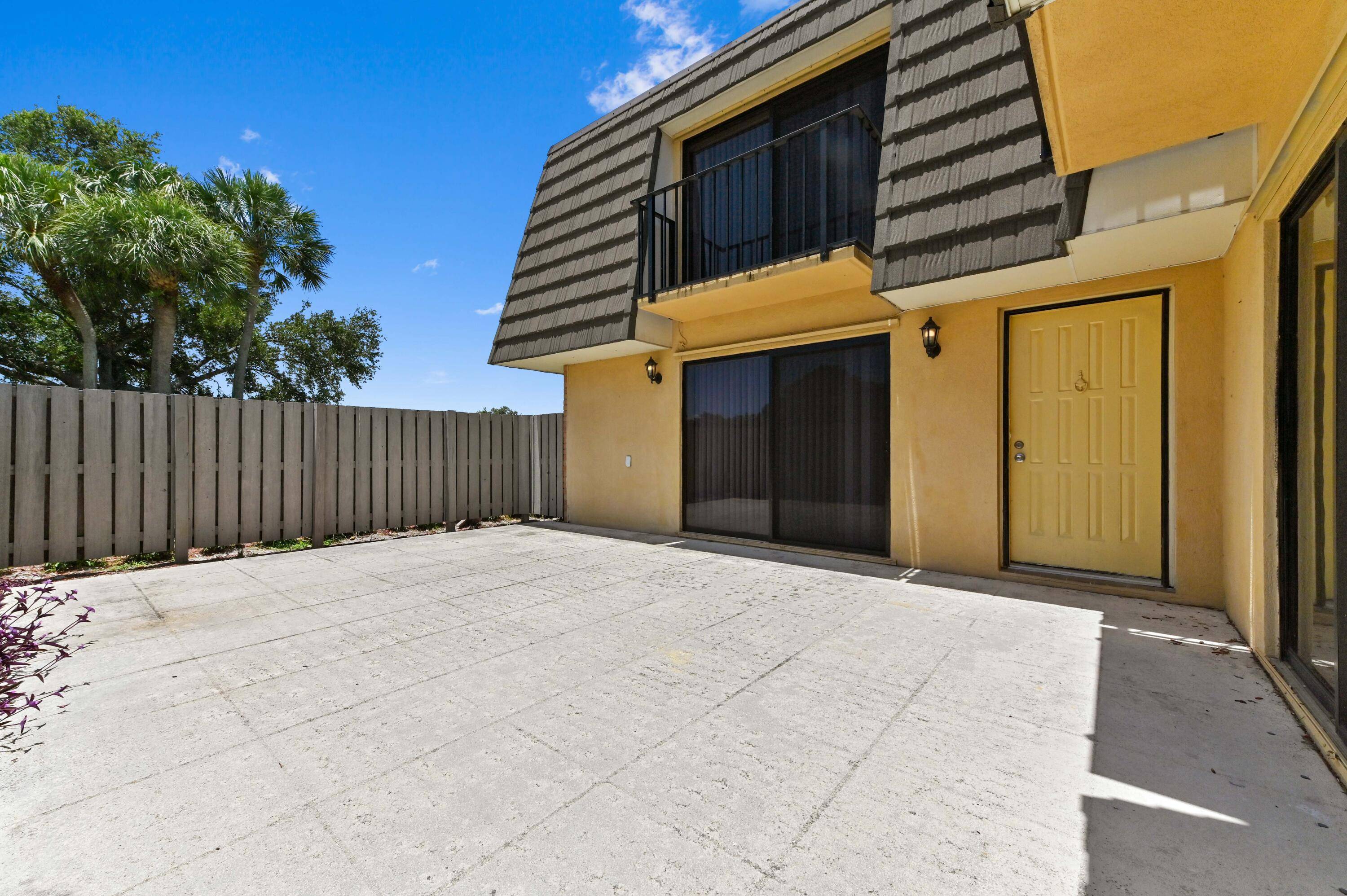 Nestled within the community of Sandalwood Lakes, this nice and spacious 2 bedroom, 2.