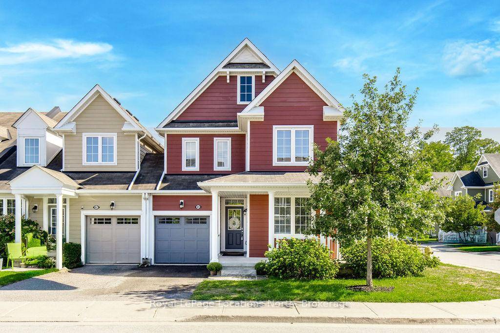 Welcome to this spacious 3 bedroom, 3 bathroom corner unit townhome in the Georgian Sands community.