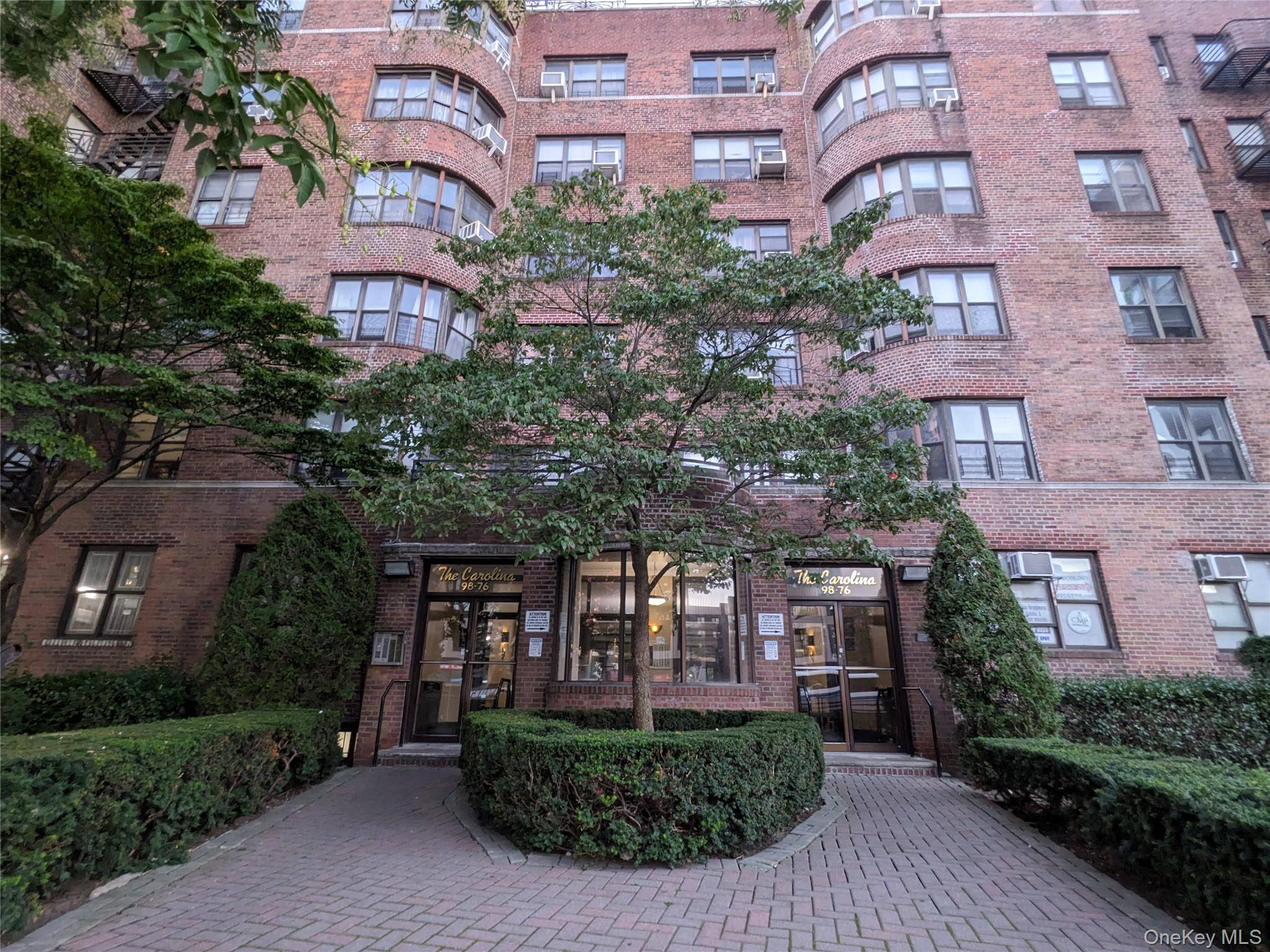 Don t miss this rare chance to own a 1 bedroom condo perfectly situated in the heart of Rego Park.
