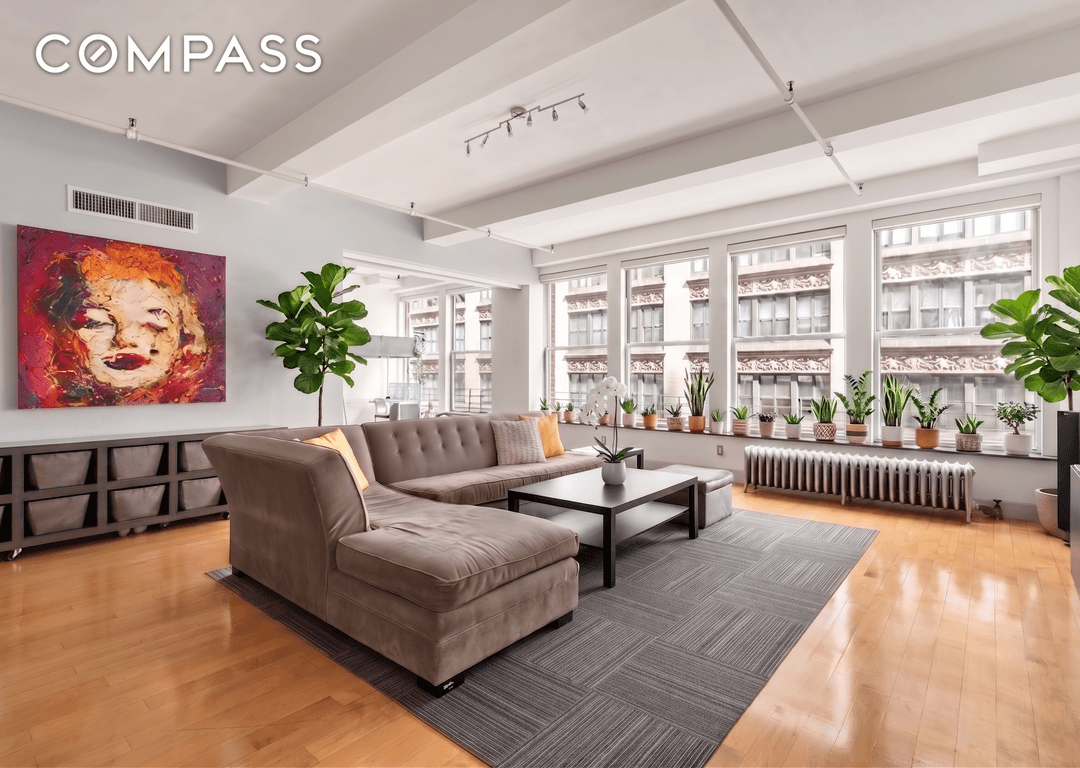 Stunning Chelsea Condo with Modern Elegance and Convenience Welcome to 150 W 26th St, where modern luxury meets urban sophistication !