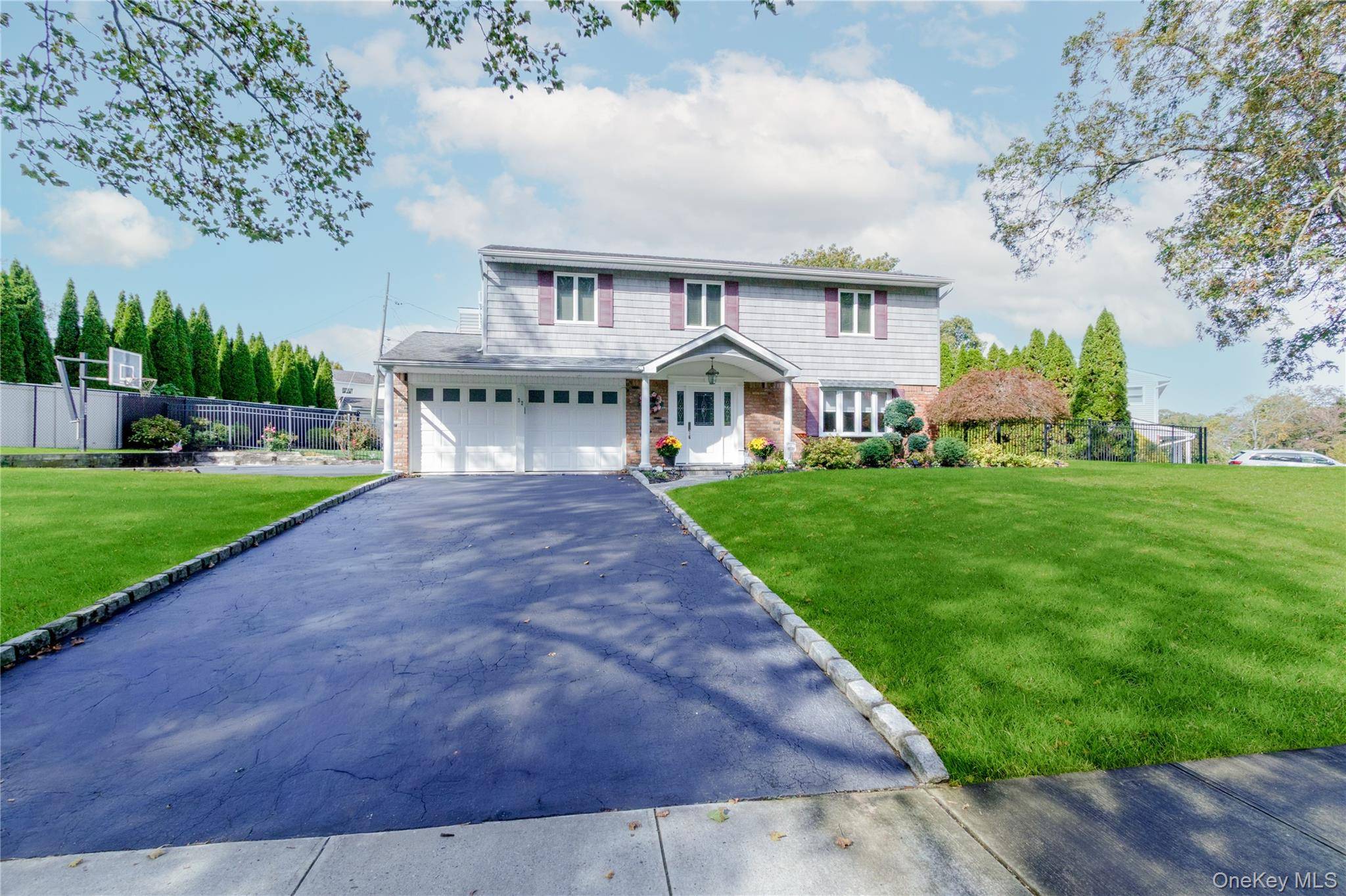 Beautiful Split in Nesconset !