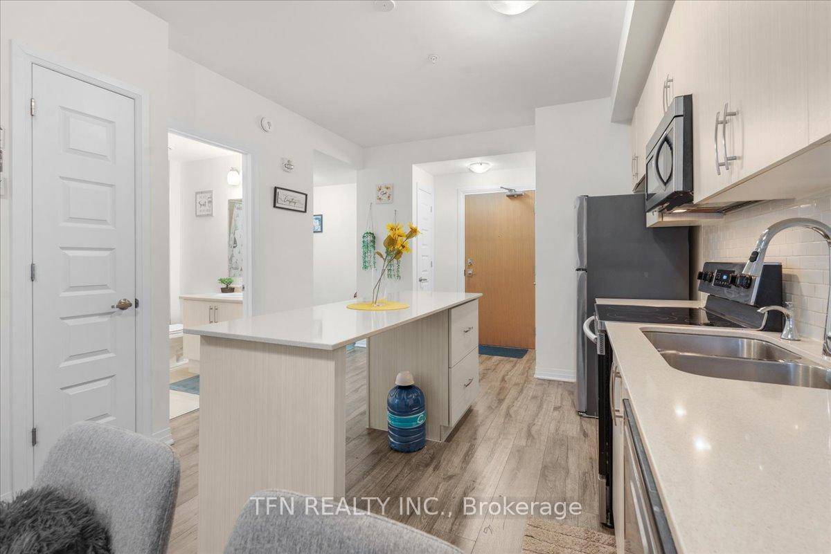 This charming Condo apartment, almost 600 sqft, 1 Bed Den Underground Parking Locker is located on the 5th floor of a newly built building and provides a cozy, modern living ...