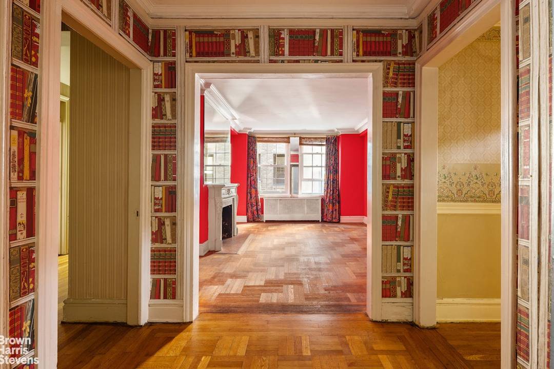 Apartment 3E, with its prewar architecture of high ceilings, elegant crown moldings, original hardwood flooring, abundant closets, and traditional layout, is the quintessential Classic 5.