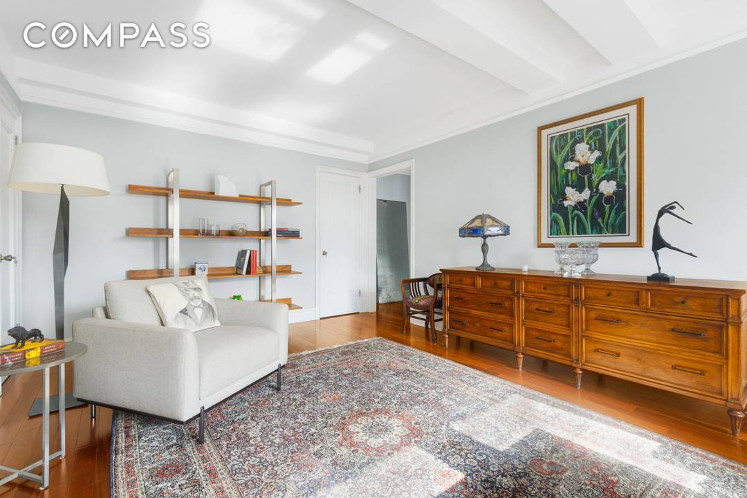 RENOVATED, HIGH FLOOR, CANDELA TWO BEDROOM w SKYLINE VIEWS amp ; CENTRAL PARK PEEKS 3 BRIGHT OPEN EXPOSURES 2 BIG PEACEFUL BEDROOMS 1 MARVELOUS MOVE IN HOME HIGH BEAMED CEILINGS ...