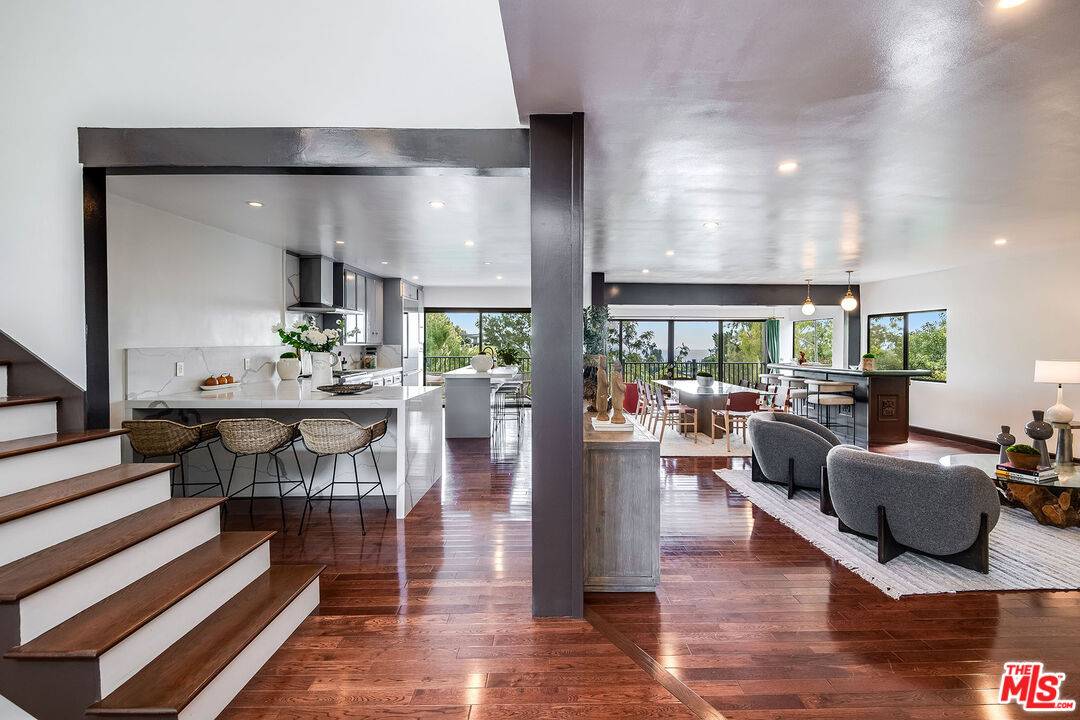 9234 Kinglet Dr 3BR Sunset Strip La