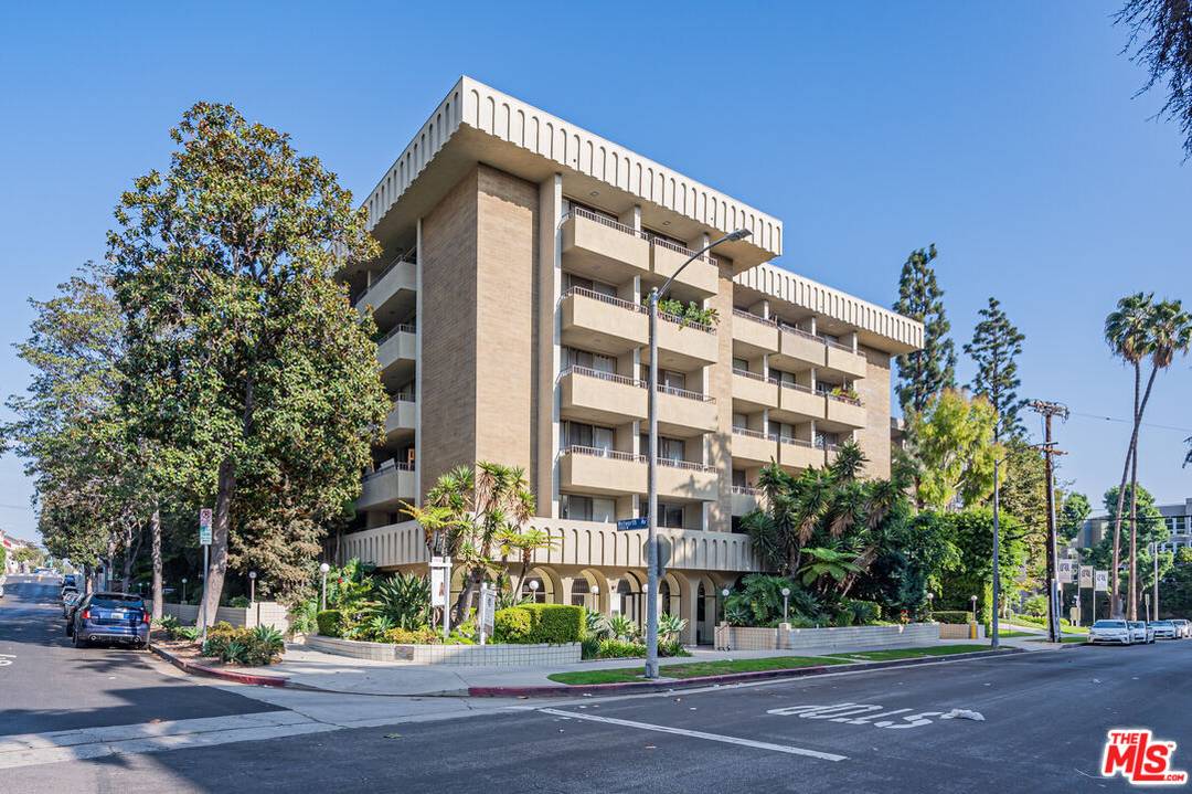 1300 Midvale Ave 1BR Westwood La