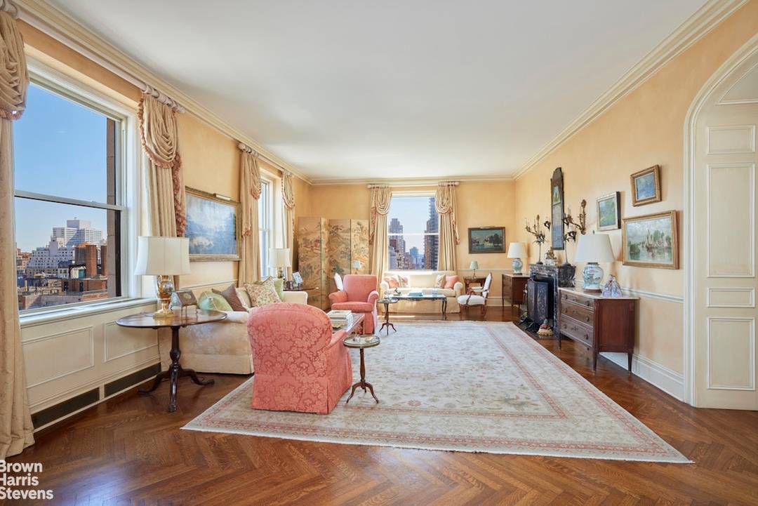 PARK AVENUE GRANDEUR Grand, sun flooded 3 bedroom residence with soaring 10 foot ceilings and panoramic skyline views of Park Avenue and beyond reaching all the way to the East ...