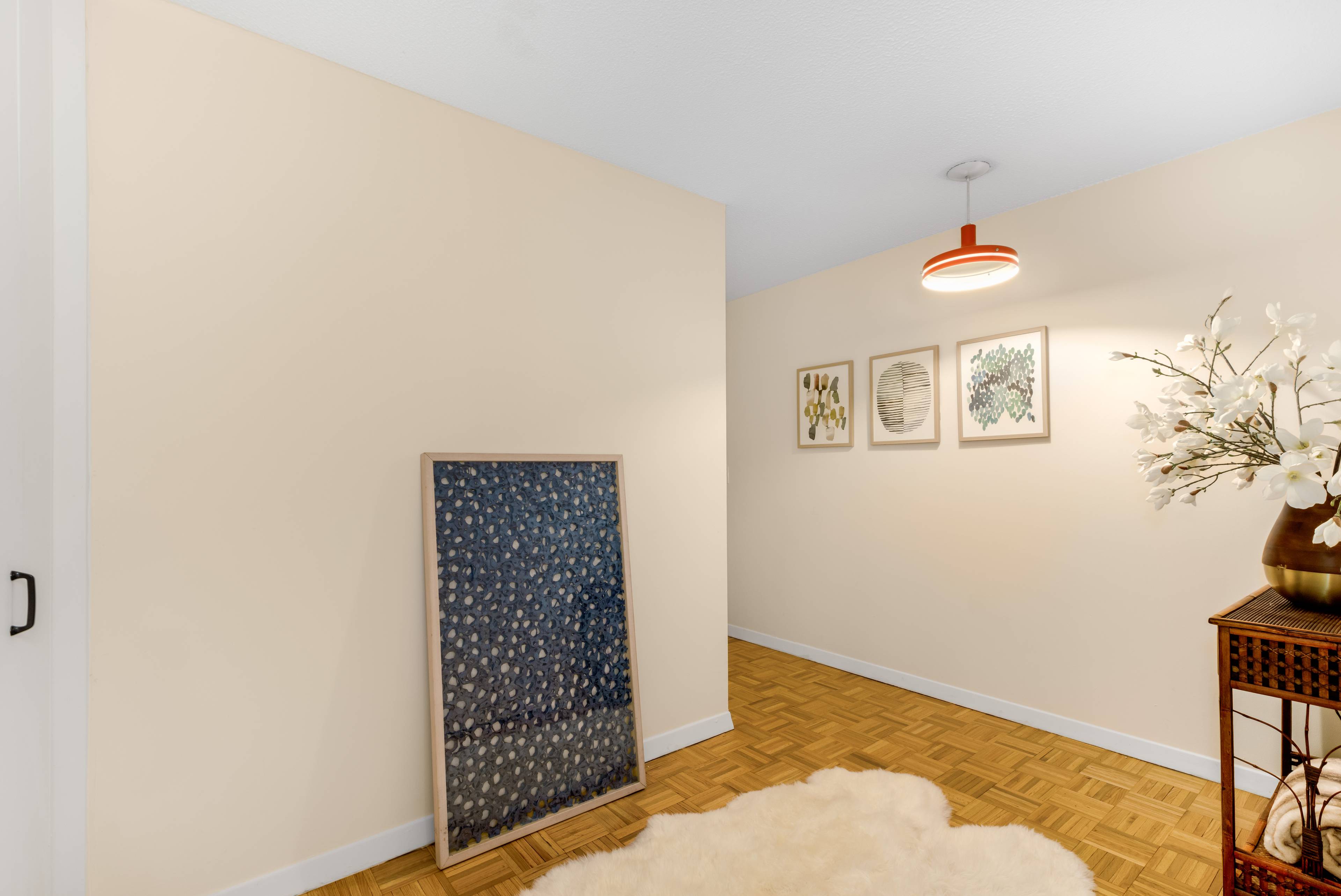 531 Main Street 427 Doorman Two level state of the art fitness center with saunas 60 foot long atrium swimming pool Monthly maintenance includes heat and air conditioning, electricity, gas, ...