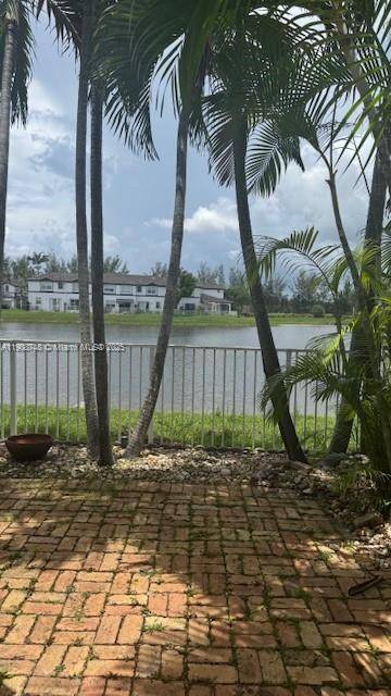 Beautiful Townhouse 3 bed 2.