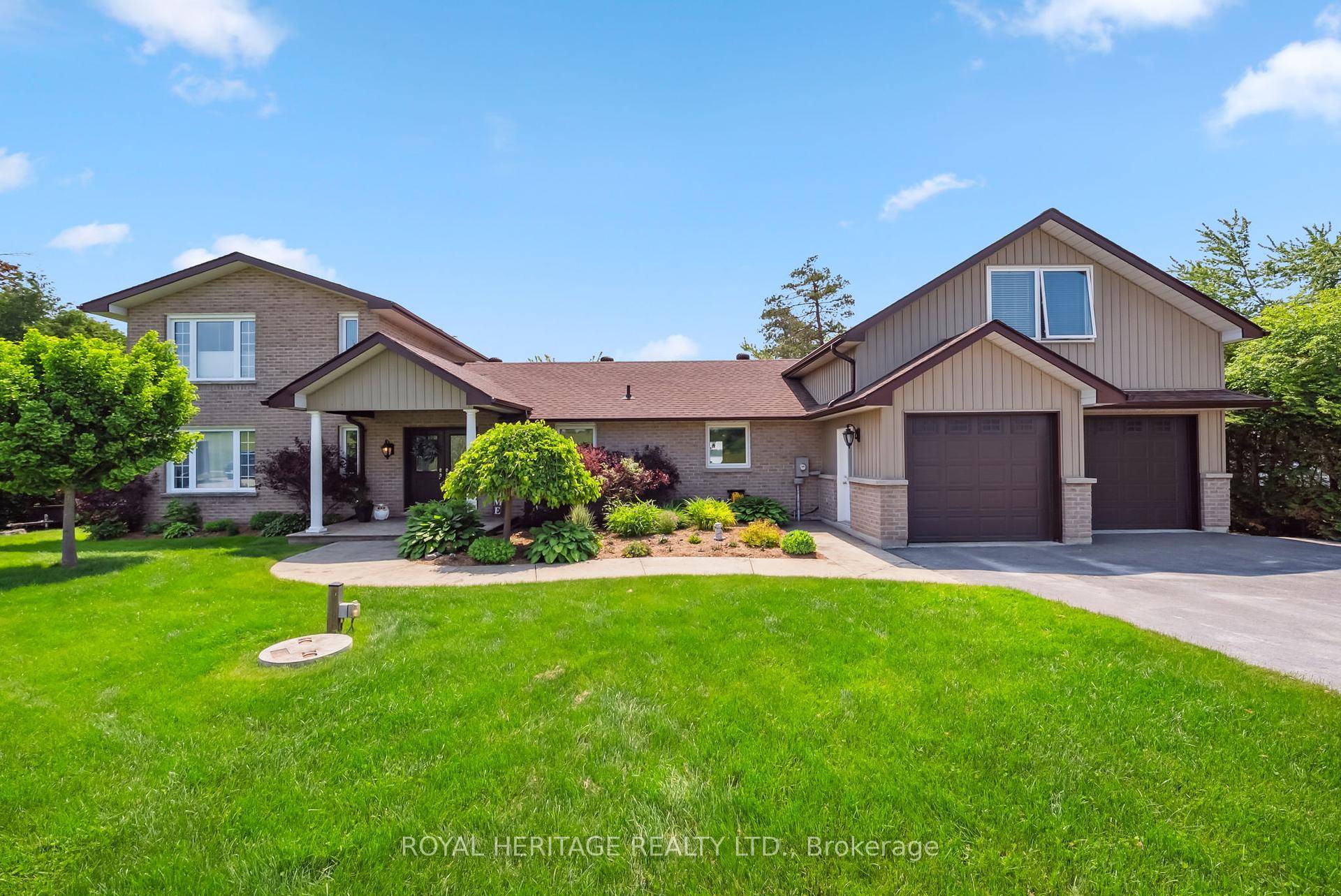 Lakeside Luxury, Just 15 Minutes from Peterborough !