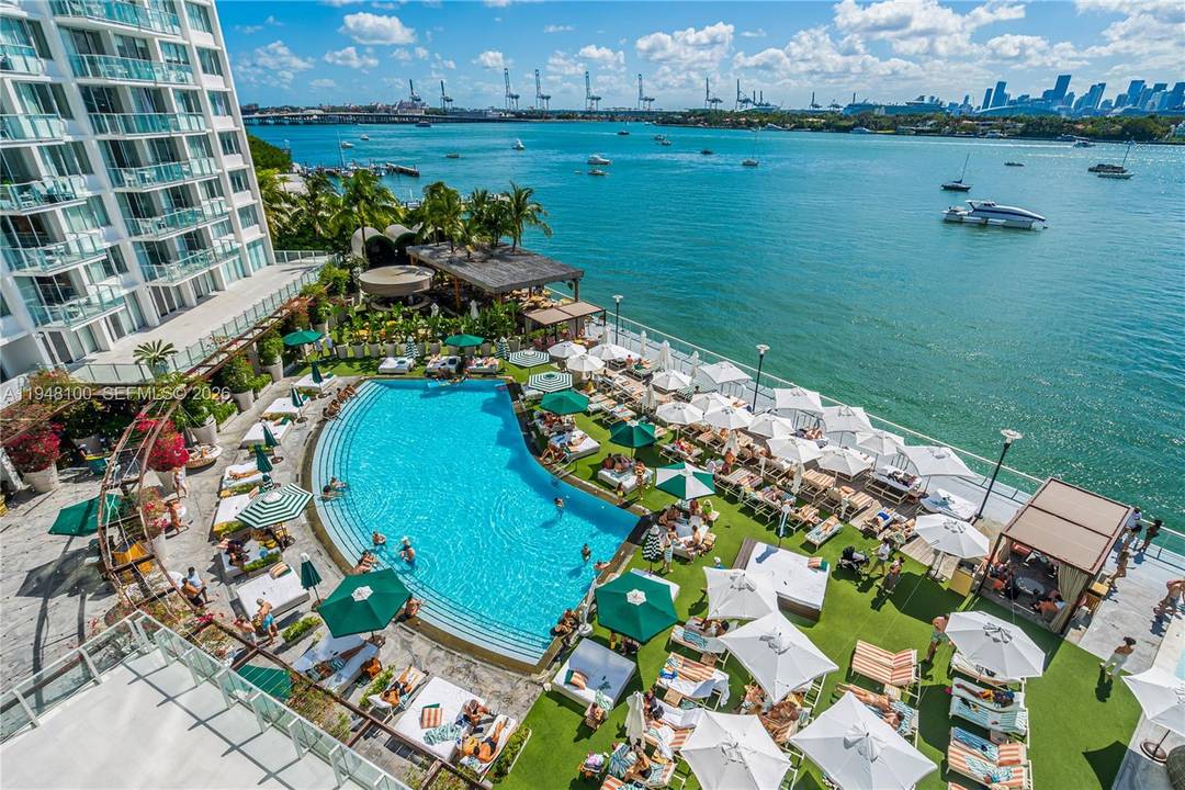 AIRBNB 365 FRIENDLY SELLER FINANCING AVAILABLE WITH THE RIGHT TERMS THIS STUNNING 2 BEDROOM, 2 BATHROOM CONDO OFFERS 24 HOUR ROOM SERVICE, INCREDIBLE OCEAN VIEWS, OVERLOOKING THE POOL, AND MIAMI ...
