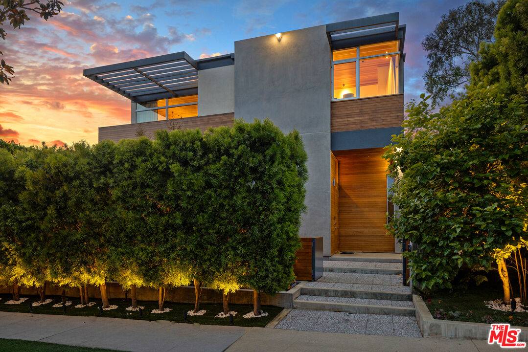 13213   Rose Ave 5.0 Marina Del Rey LA