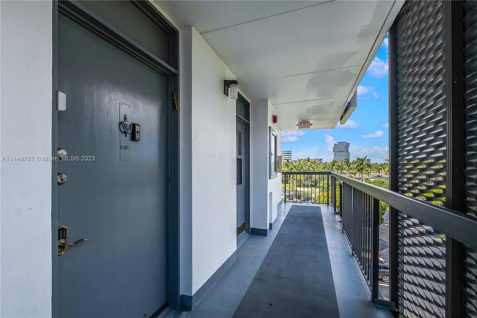 This is a lovely corner condo with 2 bedrooms and 2 bathrooms in the heart of Aventura.