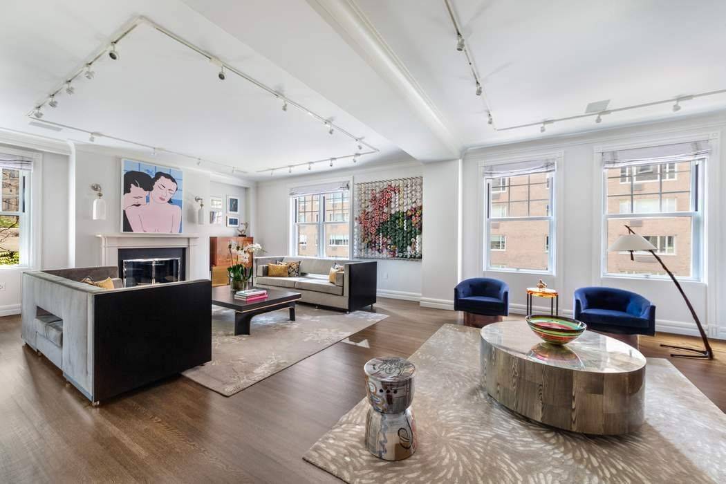 Grand 4 Bed, 5. 5 Bath Prewar Condo of Meticulous Perfection This sun flooded, grand 4 bed, 5 bath plus an additional powder room prewar condominium presents the ultimate home ...