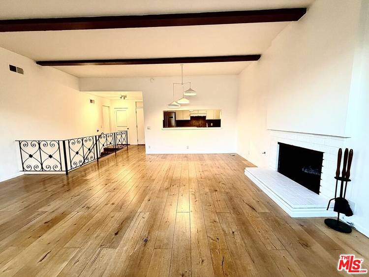 8743 Hollywood Hills Rd 2BR Hollywood Hills East La