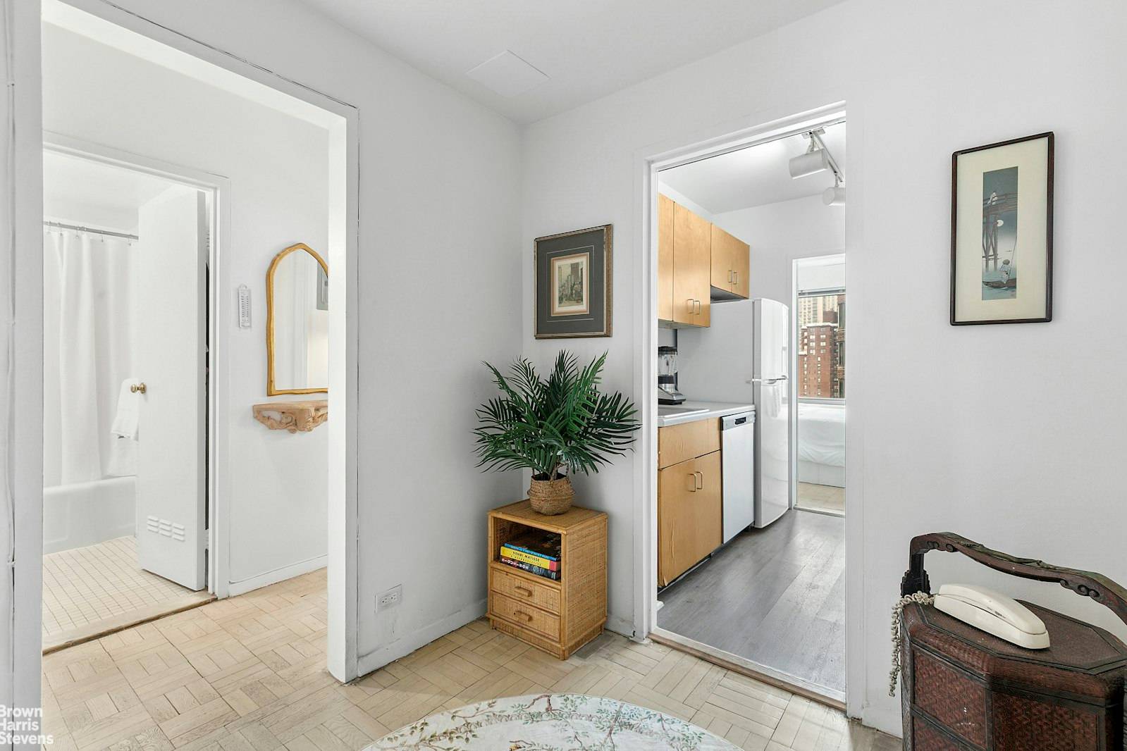 This sunny and cozy alcove studio on a high floor faces west with open City views and great light.