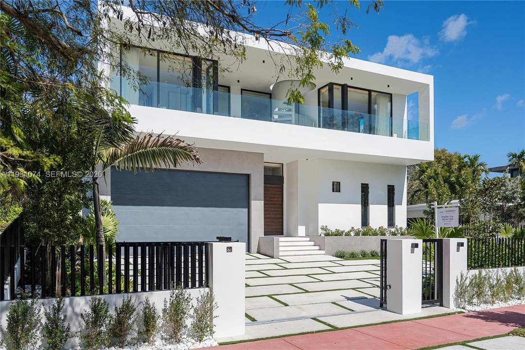 This record setting new construction in Miami Beach from ABGroup Development is defined by exceptional design and obsessive attention to detail, an approach that earned recognition from the International Property ...