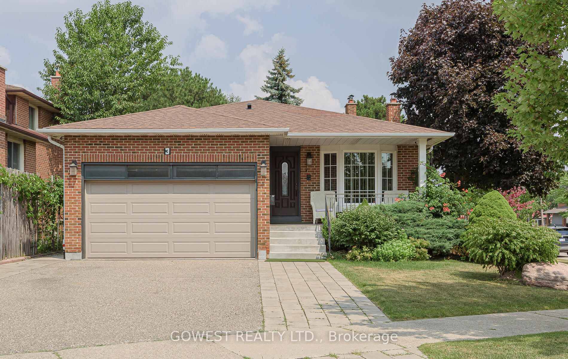 Beautiful and Spacious 2 Bedroom Basement Unit in the Prestigious Professors Lake Community !