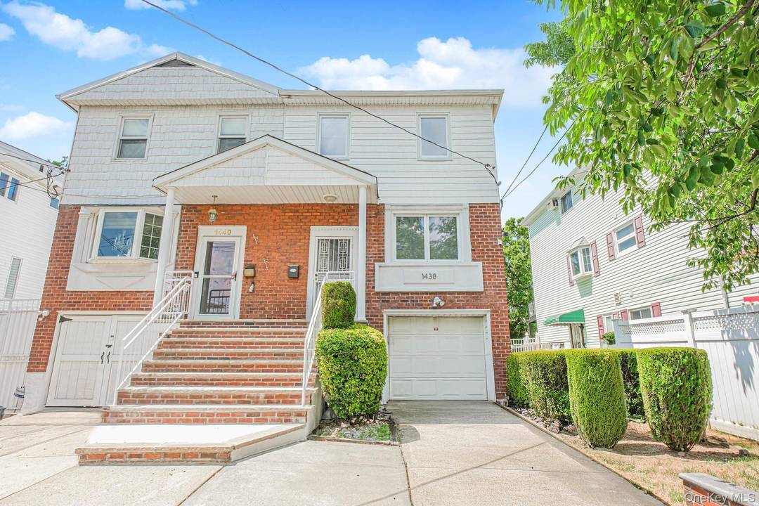 Welcome to 1438 East 70th Street A Home With Space, Comfort amp ; Charm ?