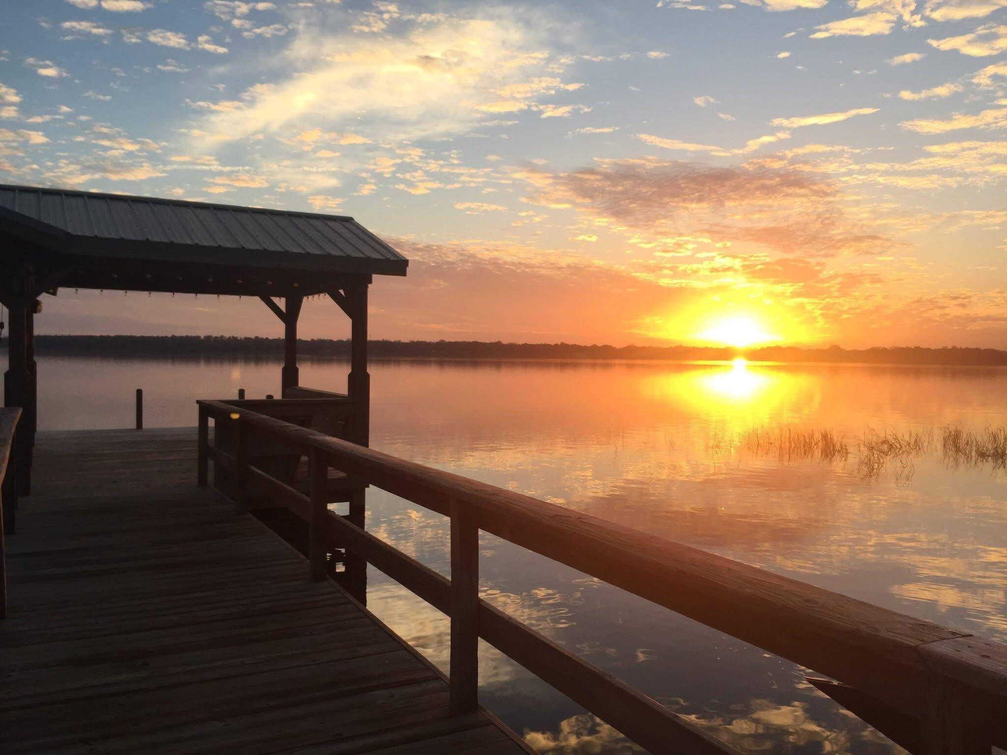 Lakefront living at its finest !