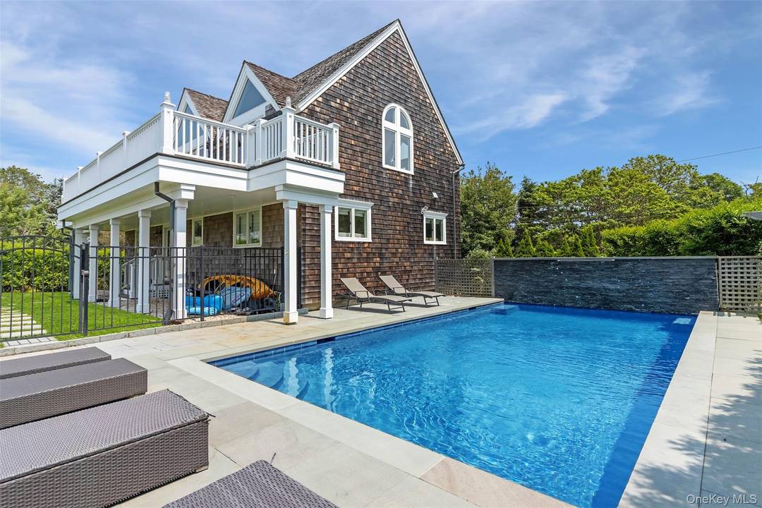 2026 Rates June 30, 000 ; July 50, 000 ; A1 LD 55, 000 Escape to this exceptional seasonal rental, perfectly situated on the shores of the Long Island Sound.