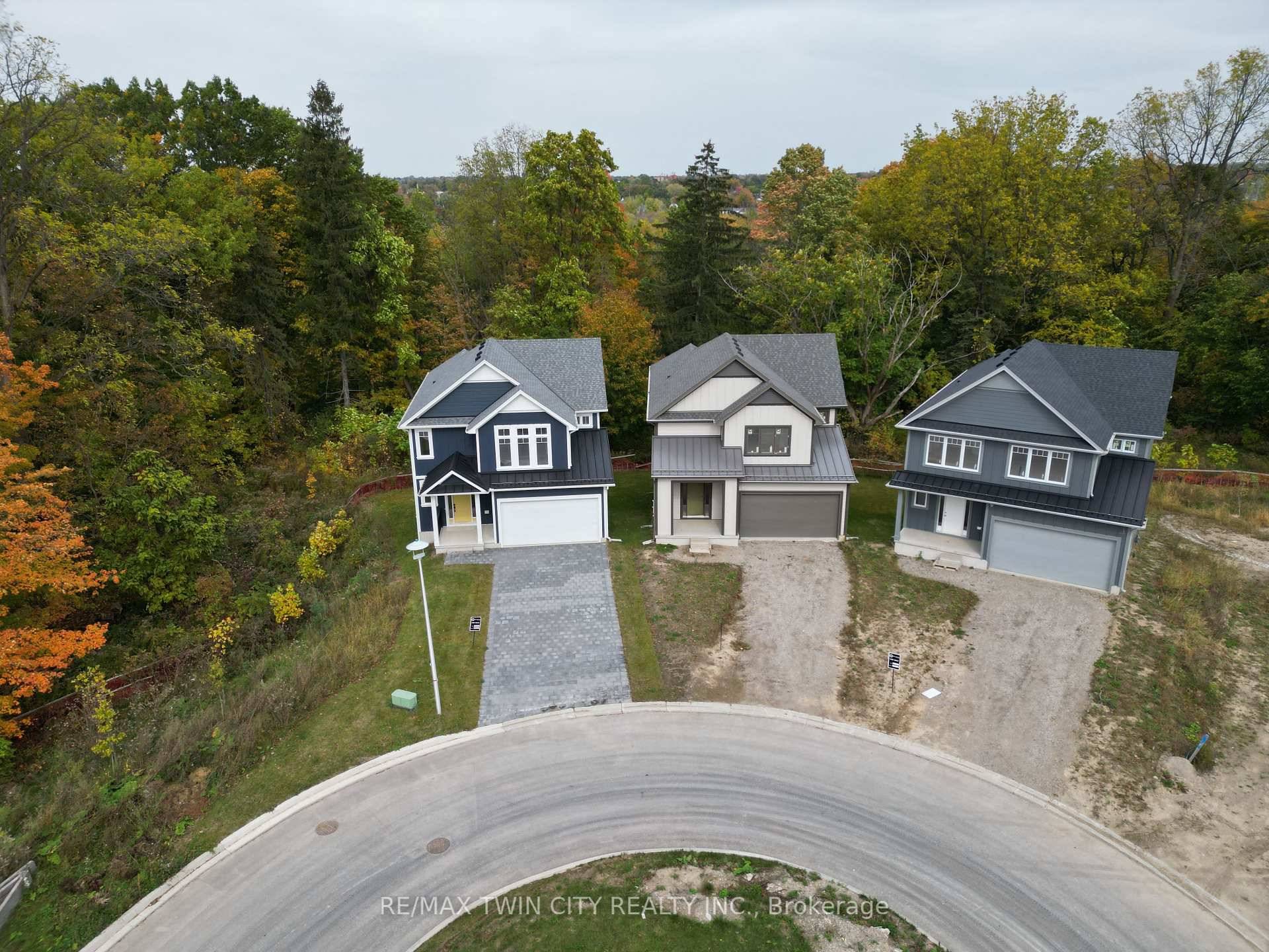 READY TO MOVE IN NEW CONSTRUCTION !