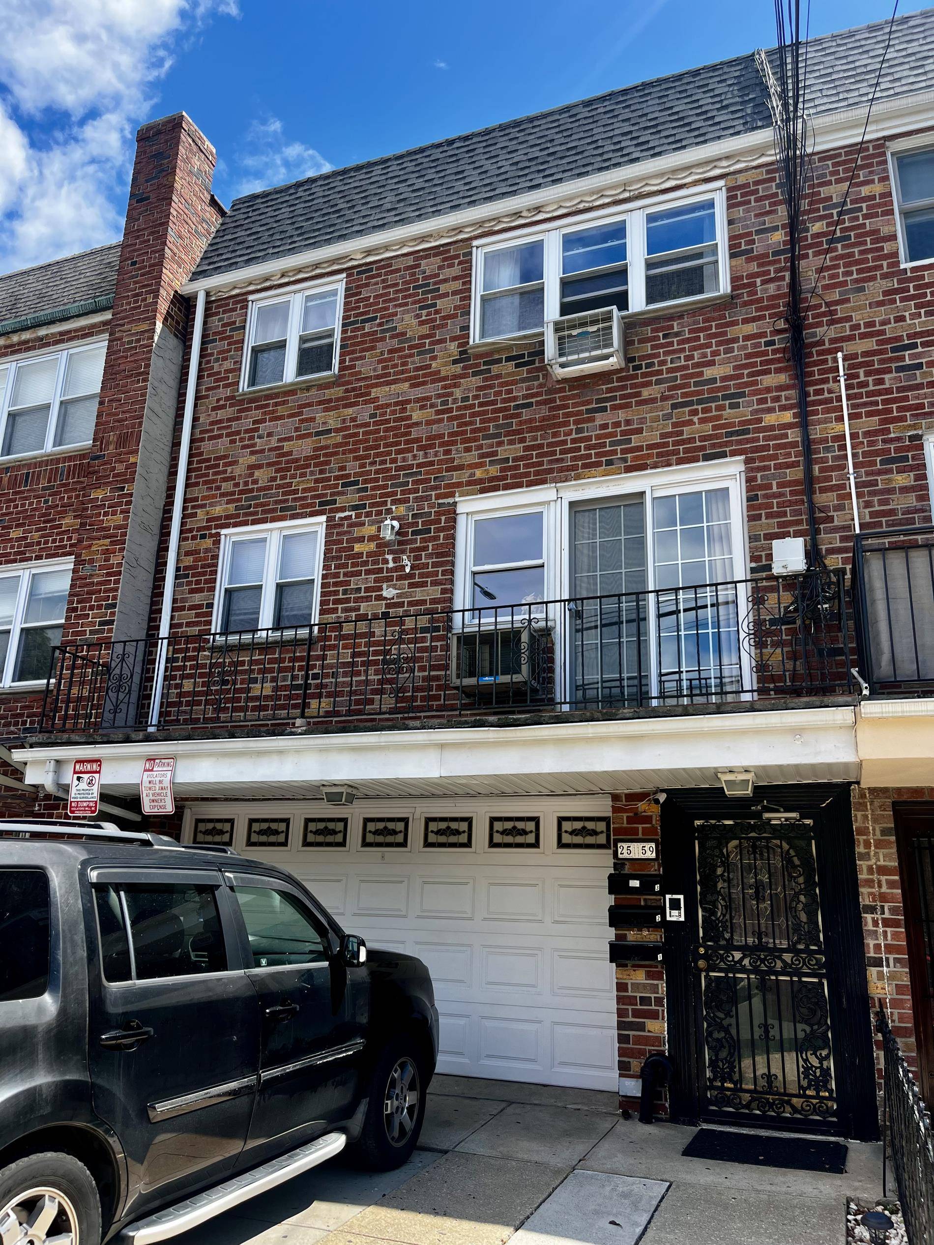 Beautiful 2 bedroom apartment plus office.