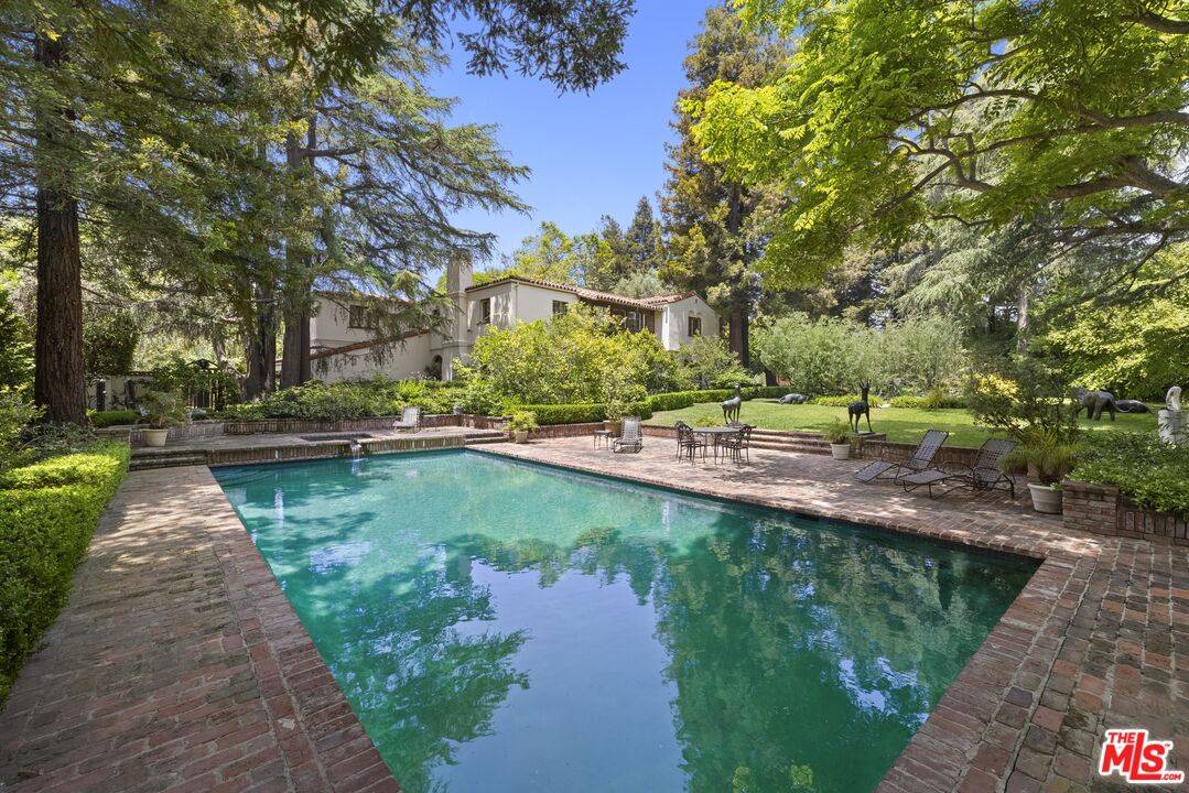 355  S Bristol Ave 6BR Brentwood La
