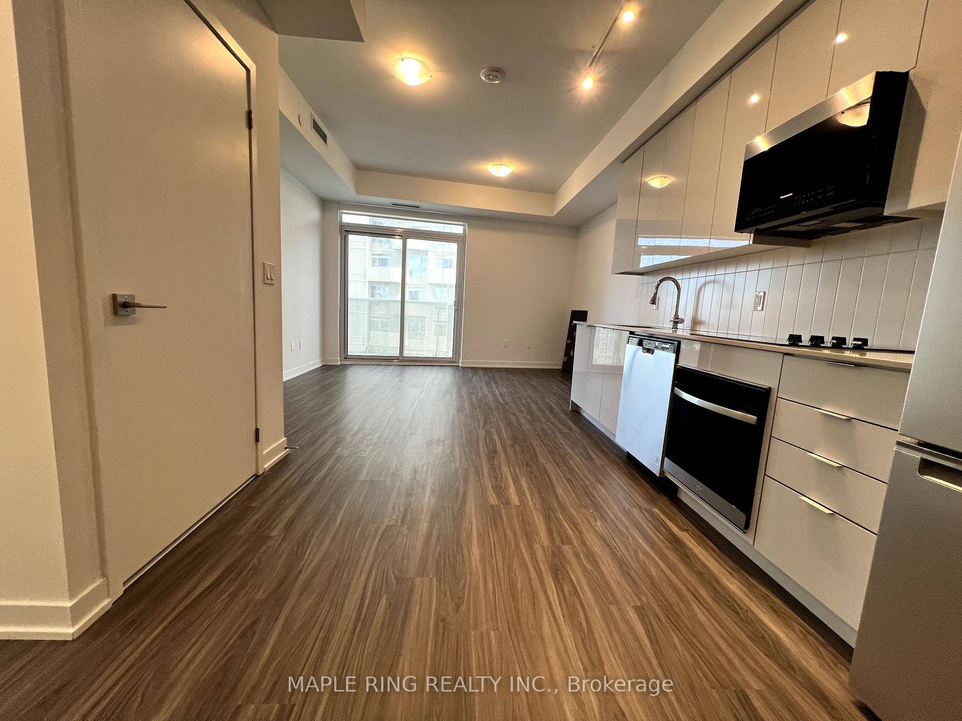 Welcome to the stunning, never before lived in 2 bedroom suite at Abeja Tower 1.