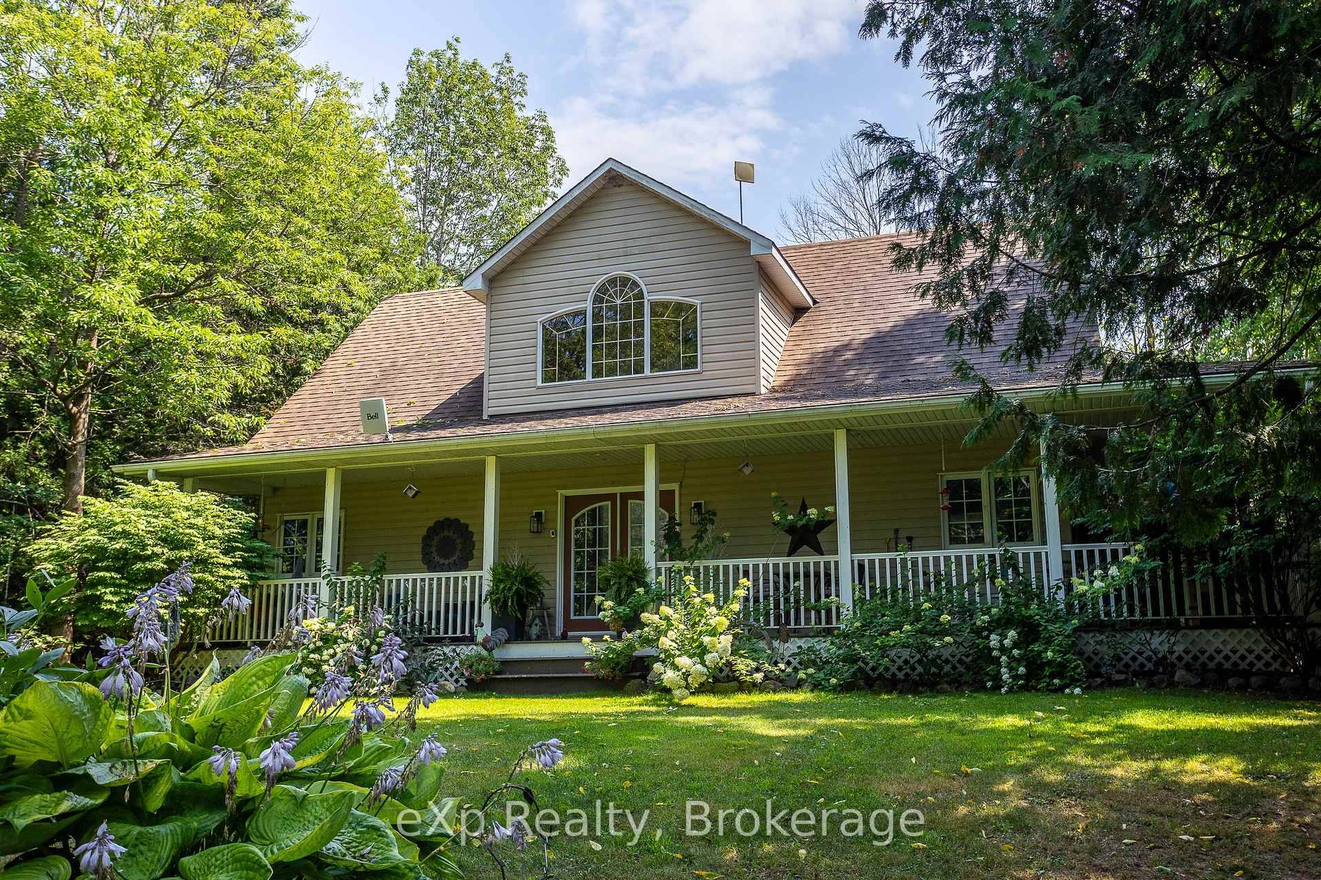 Welcome to 126 Wilson Dr, a charming and inviting 3 bedroom, 2 bathroom Royal home that perfectly blends comfort with an exceptional location.