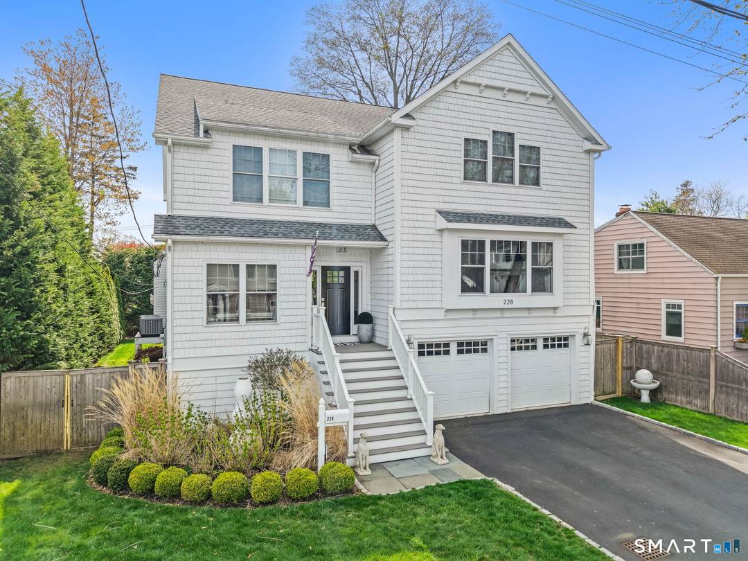 Beach living all year round !