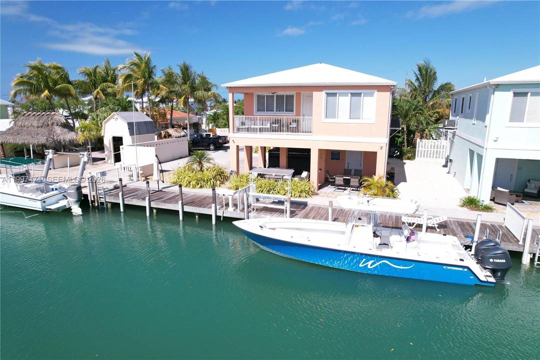 Amazing opportunity in the heart of Marathon, FL with full ocean access view.