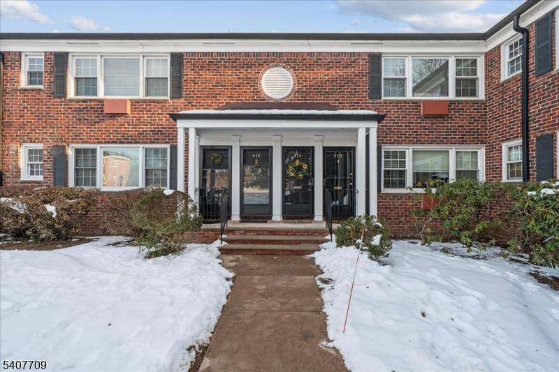 MORRISTOWN LIVING in a prime location !