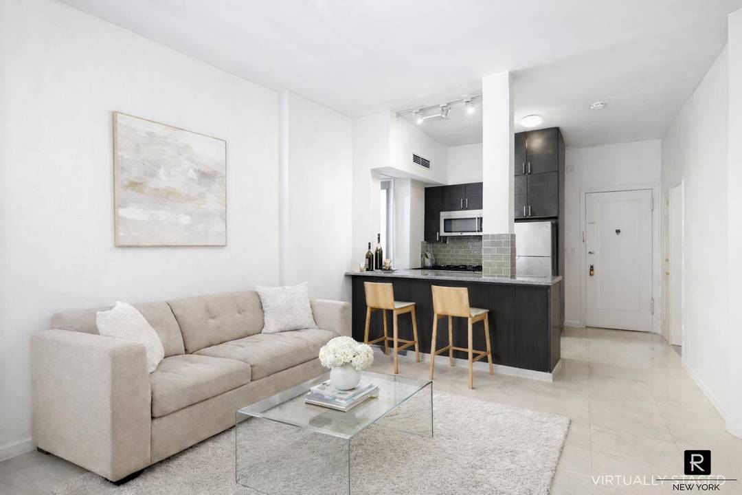 RARE FIND Upper East Side True 2BR with In Unit Vented Washer Dryer amp ; Immediate Sublet Option !