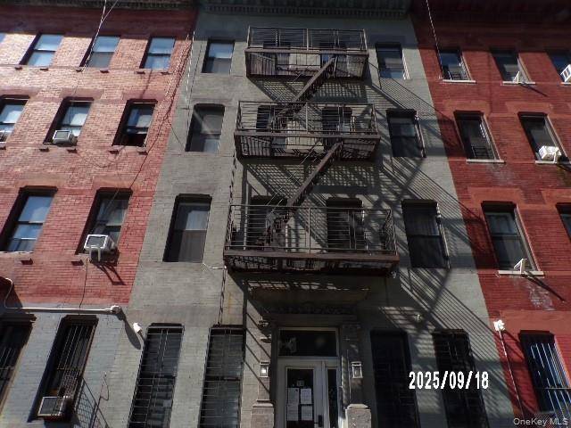 Sold in As Is condition. Drive by only at this time, no interior access.