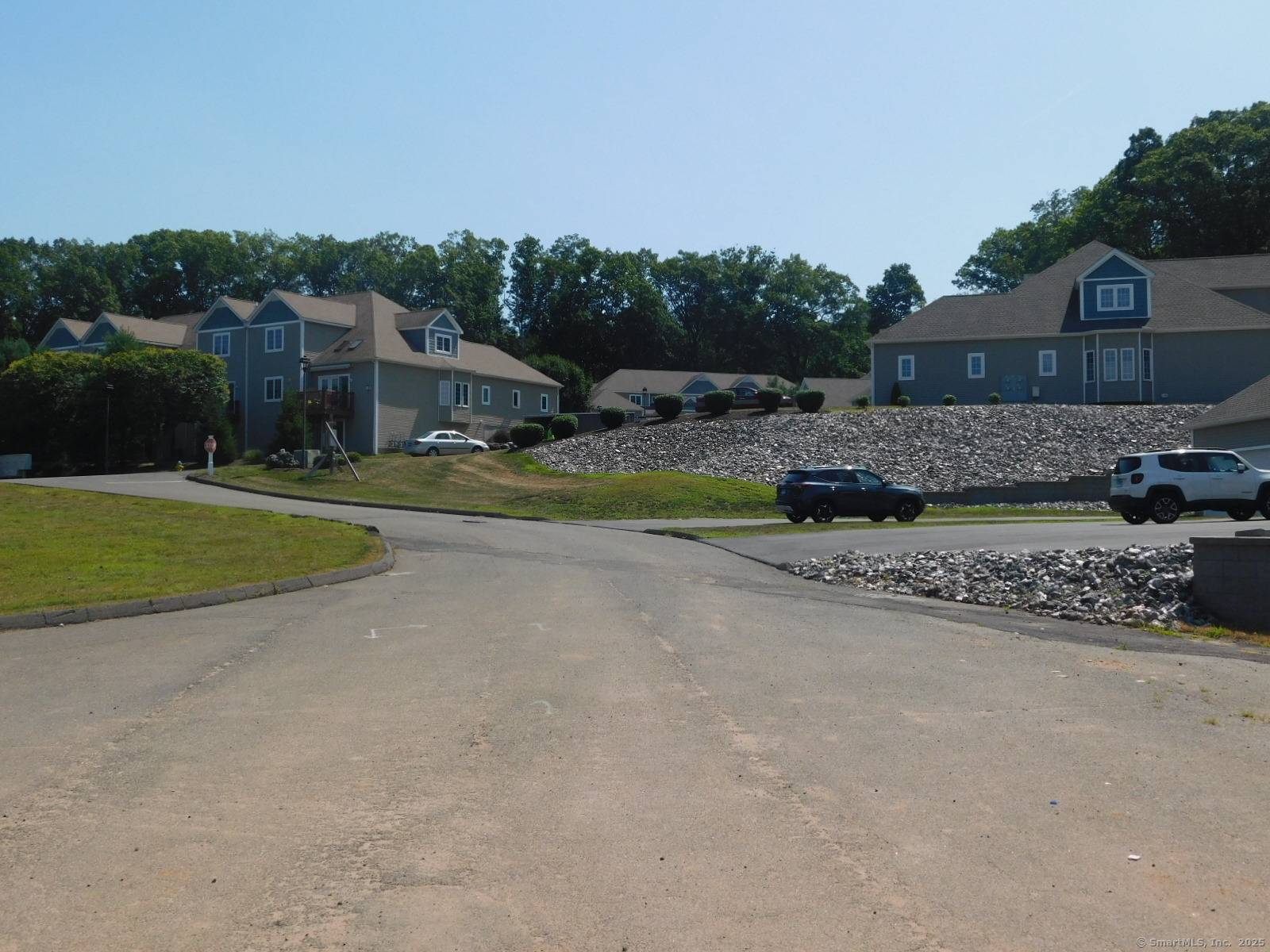Barrington Model Homes at Ridgeview, Southington.