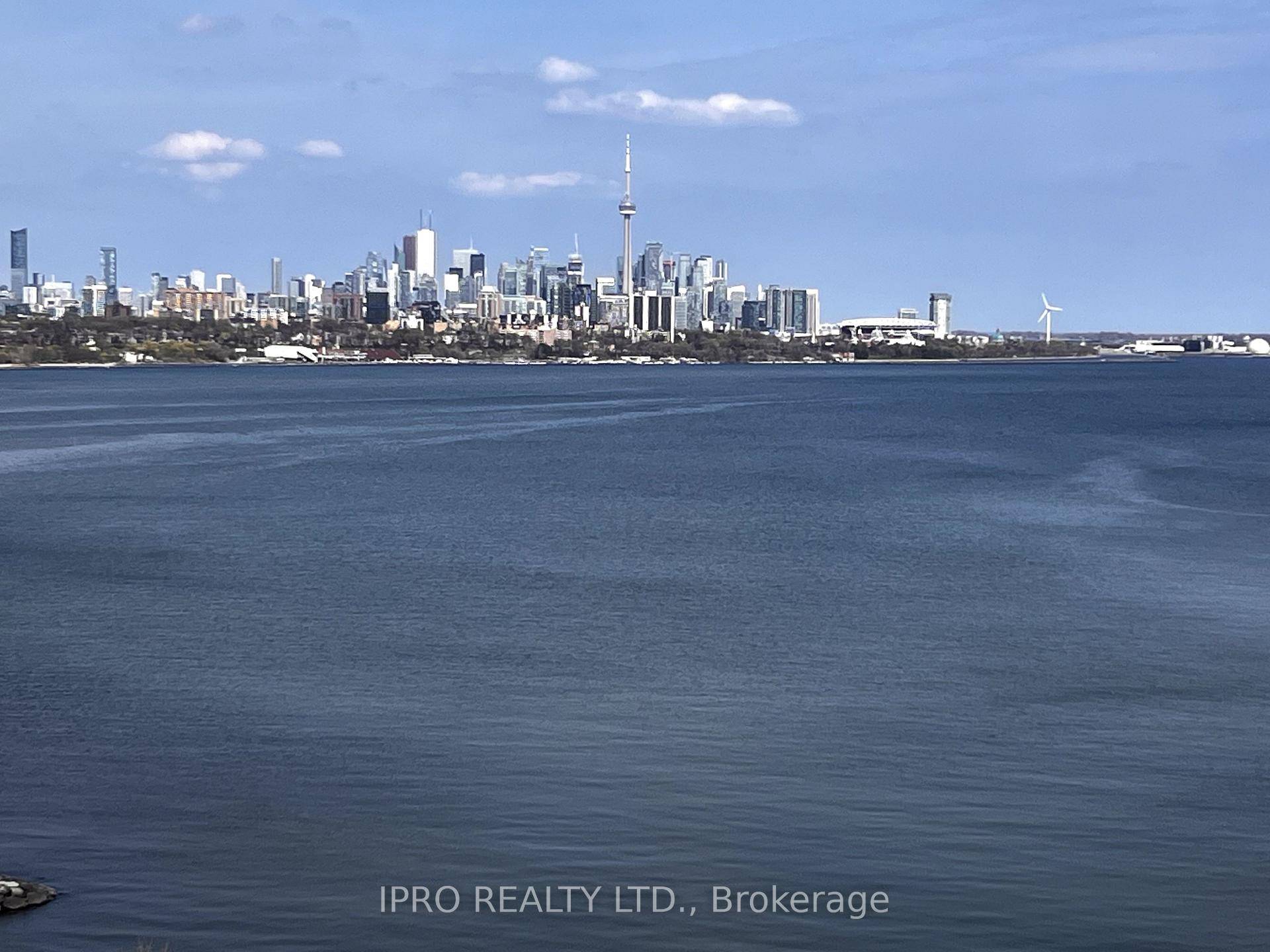 AMAZING LAKE amp ; SKYLINE VIEWS Toronto's second Yorkville Marine Parade Waterfront Community.