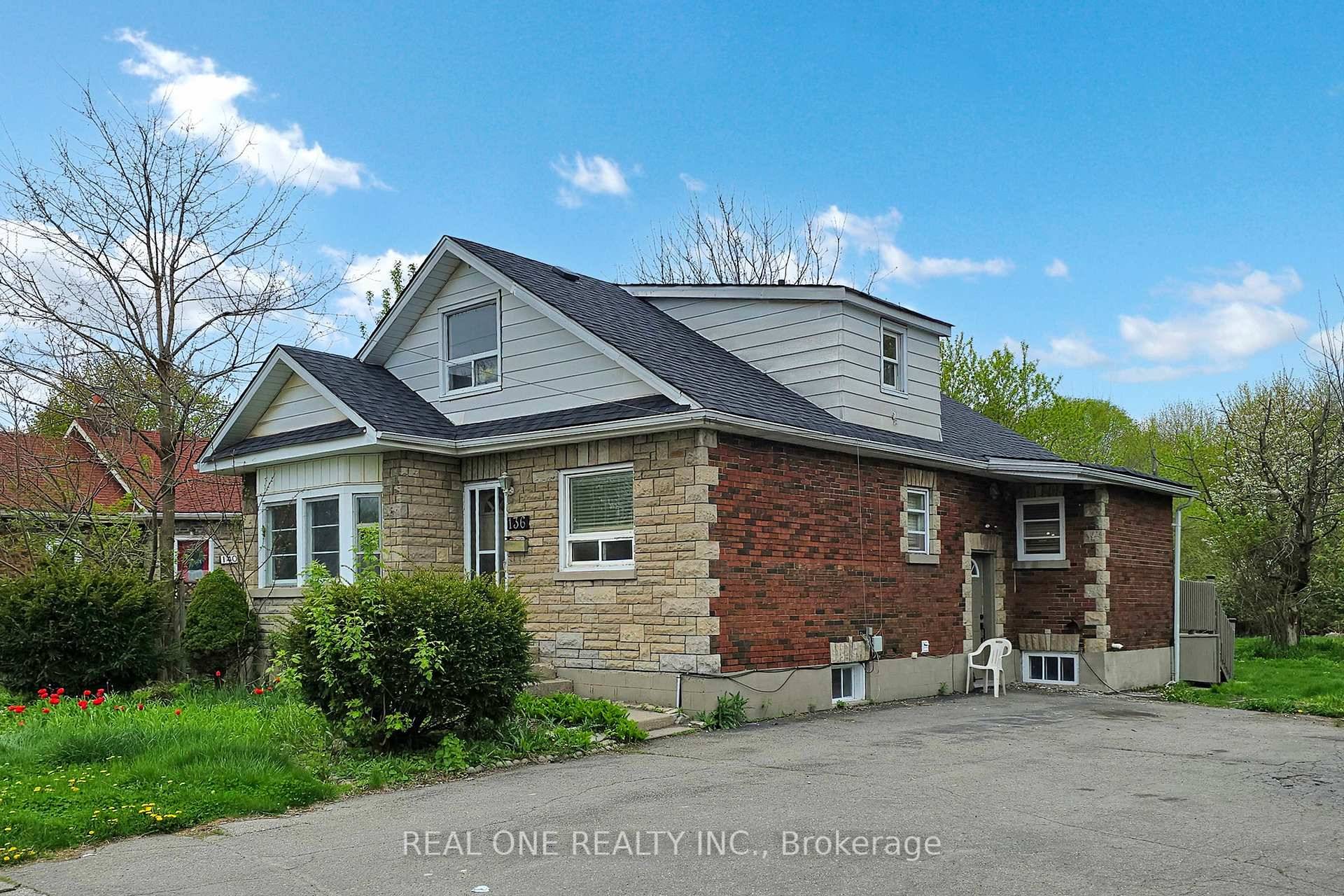Wow, Great Investment Opportunity for This Triplex.