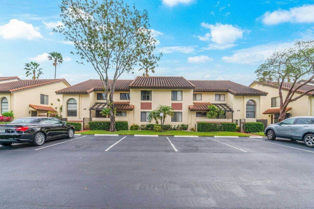Welcome to this stunning true 3 bedroom, 2 bathroom condo that seamlessly blends comfort and style in Palm Chase Lakes.