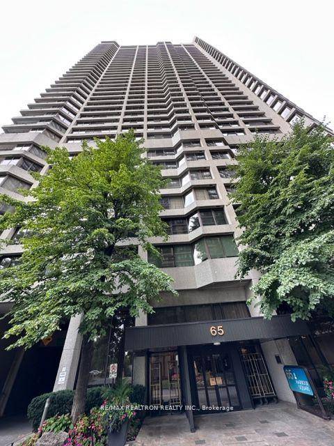 Spacious, Custom Renovated Unit, With All New Appliances.