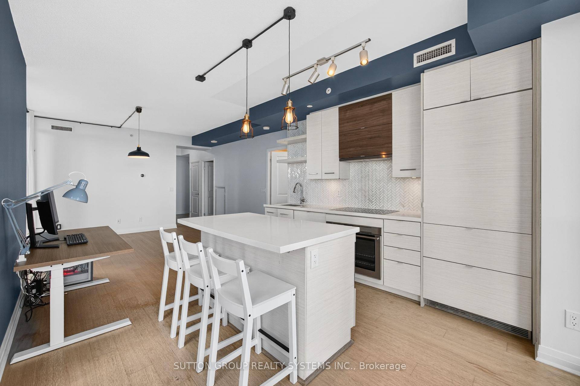 Unlike Conventional High Rise Buildings, This Unique Boutique Condominium Offers An Exclusive Level Of Luxury amp ; Privacy For Those Who Desire A More Distinguished amp ; Upscale Lifestyle.